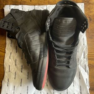 Black SUPRA Skytop